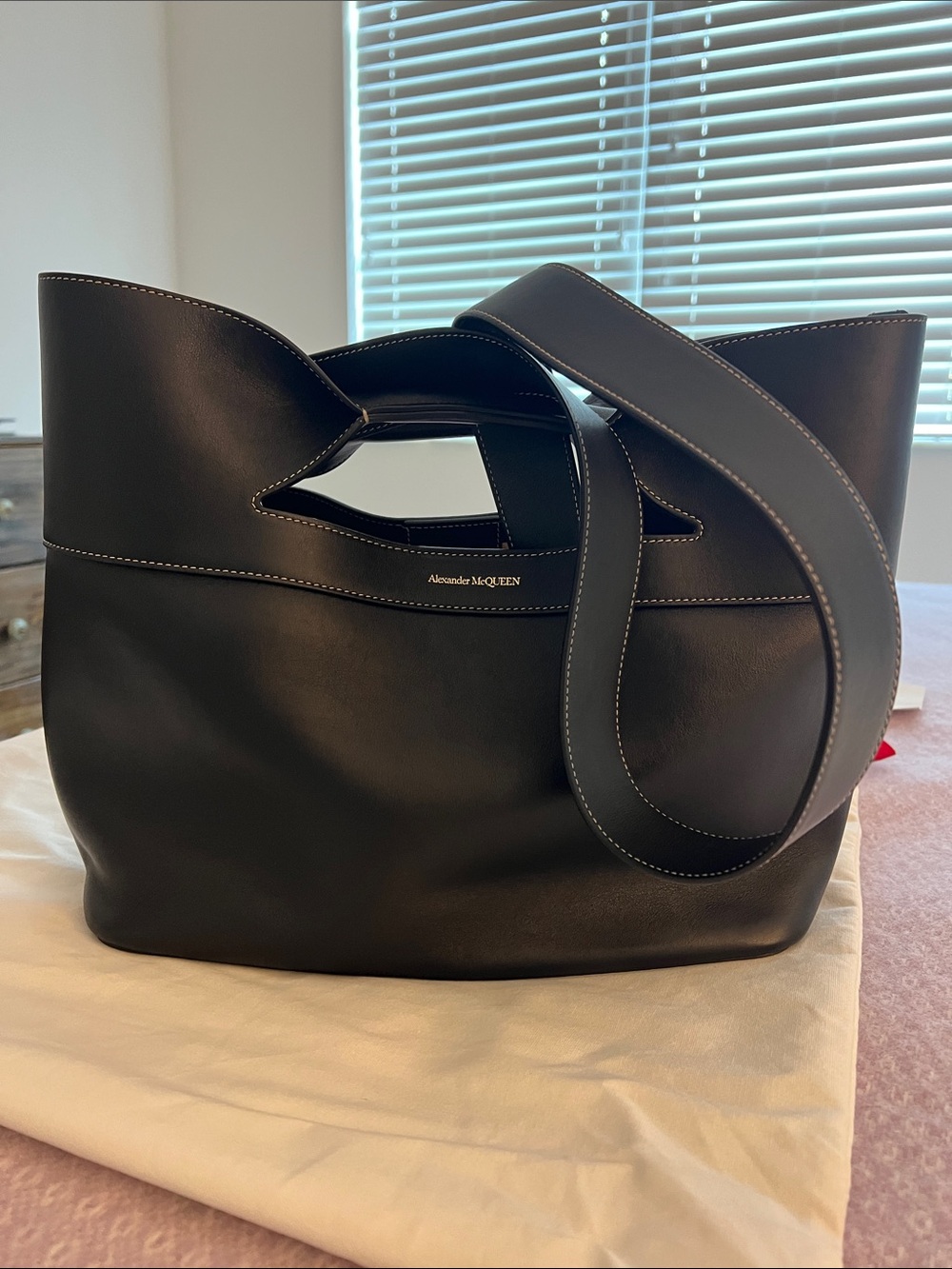 Alexander McQueen Black Small Bow Top Handle Bag